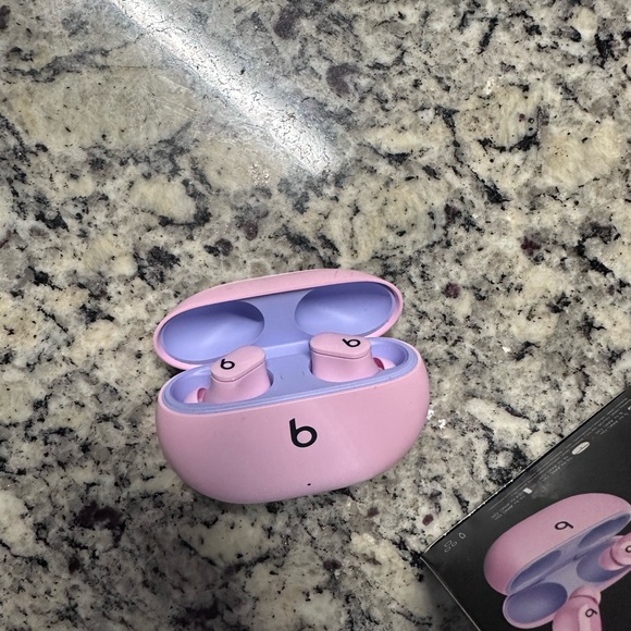 Beats - Picture 1 of 3